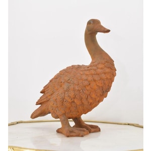 Cast Iron Duck Figurine – Vintage Style Goose Sculpture – Rustic Animal Decor – Farmhouse Collectible Gift – Metal Bird Statue