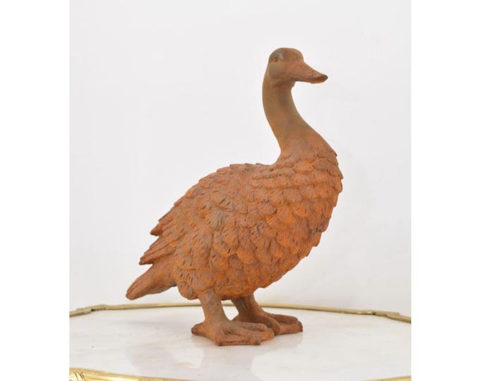 Cast Iron Duck Figurine – Vintage Style Goose Sculpture – Rustic Animal Decor – Farmhouse Collectible Gift – Metal Bird Statue