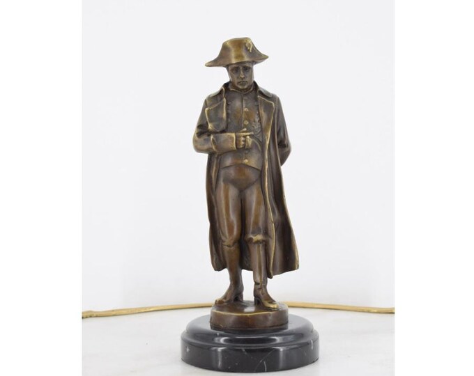 Napoleon Bonaparte Statue – French Emperor & Military Leader Figurine – Historical Collectible Sculpture – Unique Gift for History Fans