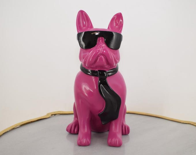 Modern Pink Sitting Bulldog Statue with Glasses – Funky Dog Figurine for Home & Garden Decor – Unique Gift Idea