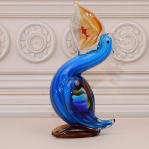 Pelícano divertido con pez en la boca - Pelícano estilo Murano - Cristal italiano hecho a mano - Escultura veneciana - Regalo de boda - Decoración del hogar