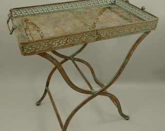Table fleurie patinée verte - Table en fer pour le jardin - Incroyable table basse - Décoration pour la maison et le jardin - Idée cadeau exclusive