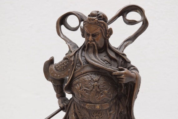 大型ブロンズ製関羽像：中国の戦いの神の置物 - Etsy 日本