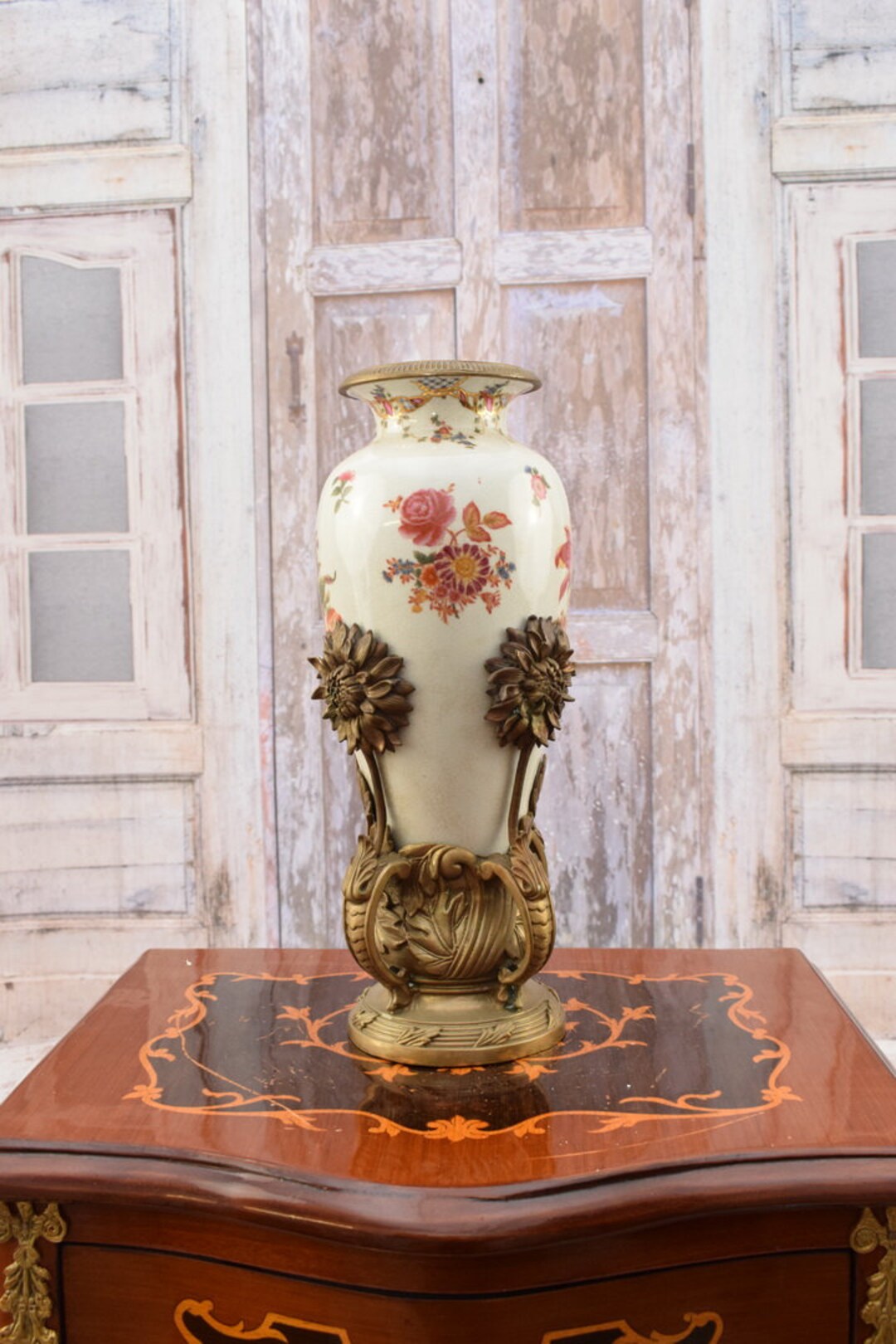 Luxury Porcelain Flower Pot With Bronze Ornaments - Vase on Bronze Base ...