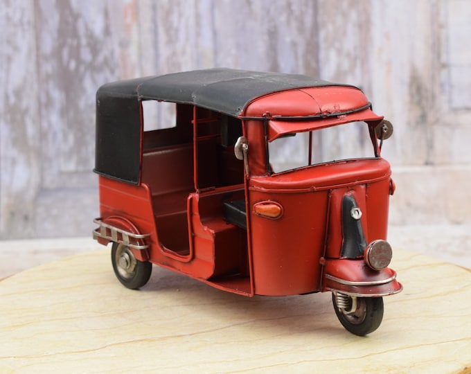 Tuk Tuk Metal Model - Red Asian Taxi - Vintage Metal Toy - Collector Item - Old School Model - Home Decor - Elegant Gift for Taxi Driver