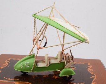 Vintage Metal Model Powered Hang Glider - Amazing Green Old Iconic Hang Glider - Metal Model Toy - Gift Idea Old School - Home Decor