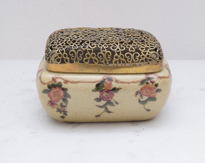 Porcelain with Bronze Plateau - Bowl Casket Bronze Ornaments Art Nouveau Vintage Gift