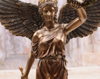 ブロンズ仕上げの女神ニケ像 - 月桂冠、ギリシャ神話の装飾 - Etsy 日本