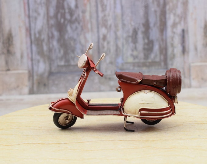 Red Scooter - Vintage Motorbike - Red Motorcycle Old Classic Metal Model - Gift Idea - Collector Item - Home Decor