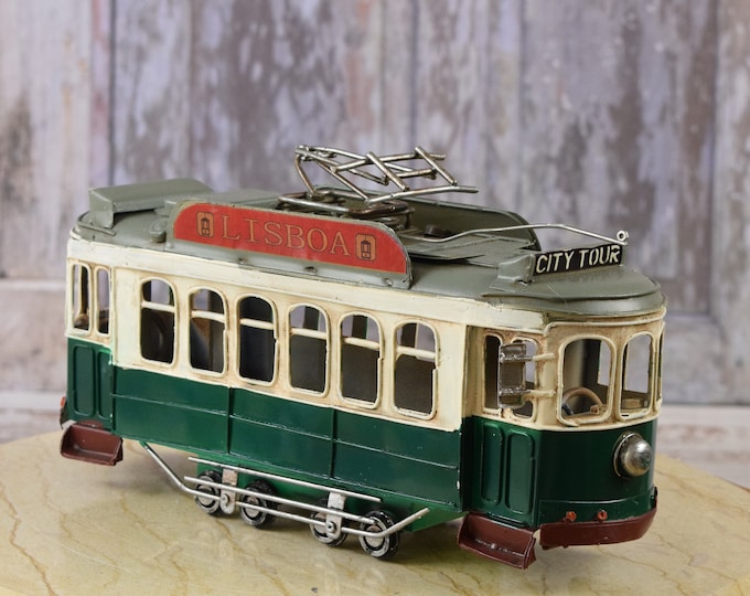 Vintage Metal Model Tram - Green Antique Tram Lisboa - Old Metal Model Vintage Toy - Gift Idea - Home Decor