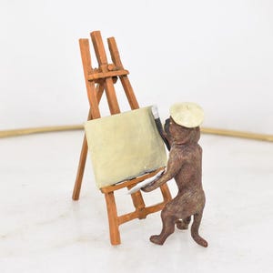 Bronze Dog Painter Figurine with Easel – Vienna Bronze Style Collectible – Whimsical Artist Dog Sculpture – Unique Gift for Art Lovers