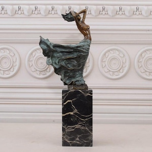 Art-deco bronzen vrouwenbeeldje - gesigneerde marmeren voet