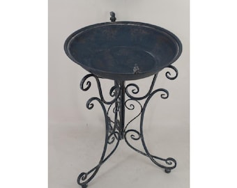 Banheira para pássaros em ferro forjado estilo vintage: fonte de jardim azul, alimentador de pássaros
