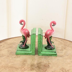 Sujetalibros vintage de hierro fundido con forma de flamenco – Pintados a mano – Soportes decorativos únicos para libros – Decoración con aves exóticas
