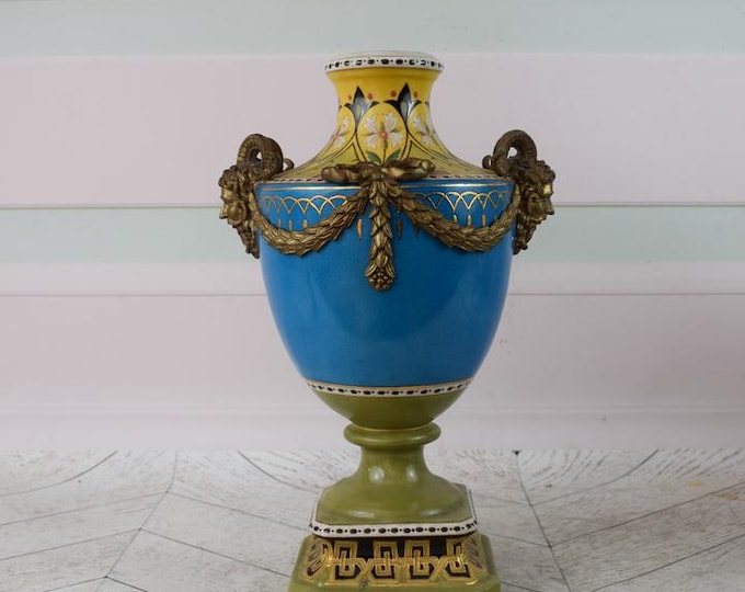Elegant Blue Porcelain Vase with Gilded Flowers and Bronze Ornaments – Luxury Flower Pot for Home Decor – Perfect Wedding Gift