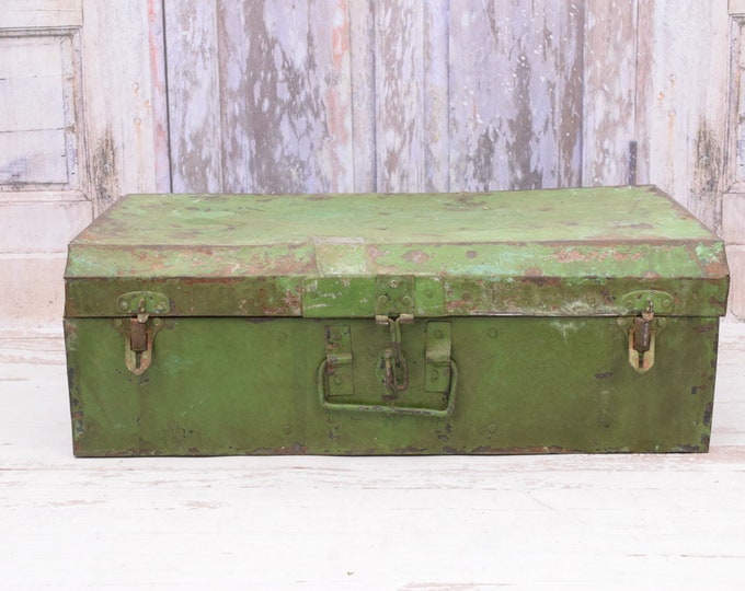 Metal Green Treasure Chest - Old Chest - Metal Wardrobe - Antique Decor -Home Decor - Metal Cache - Good Gift Idea