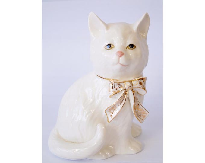 Elegant Porcelain Cat Figurine – Art Deco Style, Perfect Gift Idea for Cat Lovers