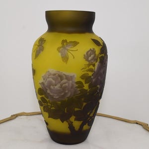 Limited Edition Flower Vase – Yellow and Purple Glass – Emile Galle Style – Solid and Heavy – Elegant Wedding Gift & Home Decor