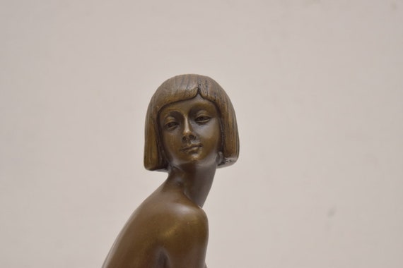 座った女性の裸体ブロンズ像、ブロンズ彫刻ダンサーアート作品 成人