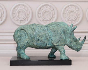 ブロンズ彫刻 象 ブロンズサイ彫刻アート、大理石の台座に座るサイブロンズ像