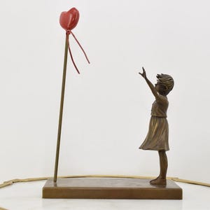 【輸入品】空飛ぶ風船の女の子の置物、バンクシー　現代アートの彫刻、樹脂フィギュア 輸入品】空飛ぶ風船の女の子の置物、バンクシー 現代アートの