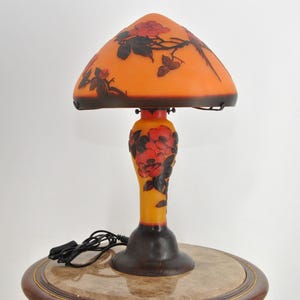 Lampa w limitowanej edycji – Lampa na tablet w stylu Emile&#39;a Gallé z motywami technologii – Szklana lampa stołowa w stylu secesyjnym, prezent w stylu vintage do domu i biura