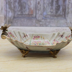 Porzellan Schale - Schmetterlinge und Blumen aus Porzellan mit Bronze Verzierungen - Plateau Jugendstil - Exklusives Porzellan - Home Decor