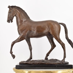 Big Wild Horse Trot Statue – Bronze Figurine on Marble Base – Exclusive Equine Sculpture – Elegant Horse Decor for Home or Office