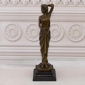 Femme en robe - Sculpture Art nouveau en bronze sur socle en marbre - Statue en bronze - Bronze massif de qualité supérieure - Décoration d'intérieur - Idée cadeau