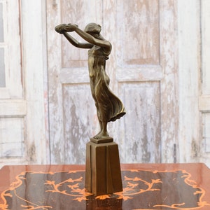 Nymph Woman with Wreath Bronze Statue - Mythological Bronze Sculpture - Figurine Bronze Base Gift Idea - Home Decor -