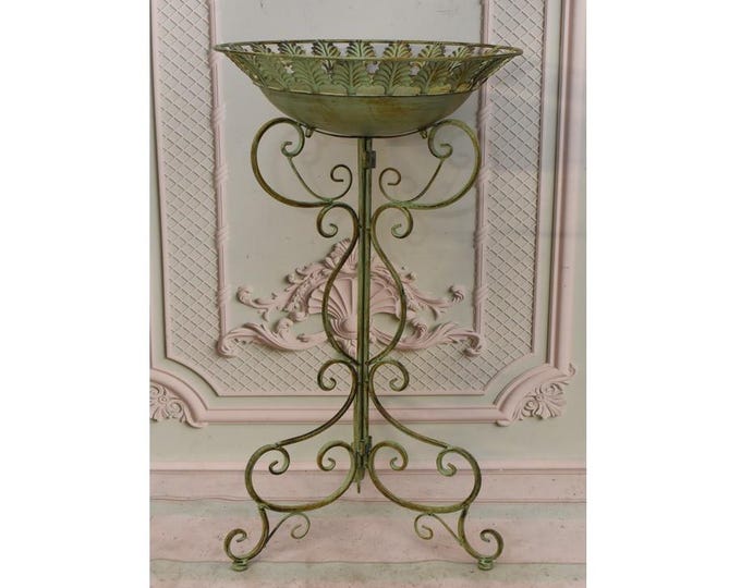 Vintage Style Wrought Iron Birdbath: Green Patina Garden Fountain