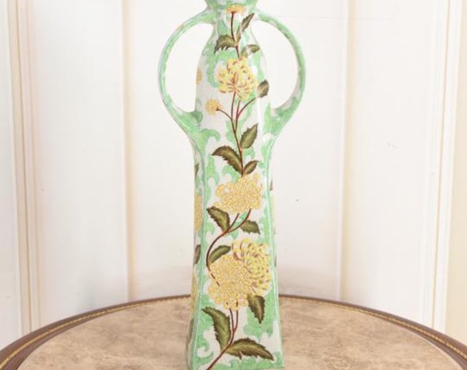 Porcelain Flower Vase – Floral and Botanical Motif