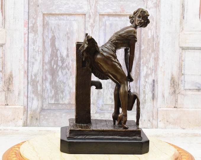 Limited Bronze Statue - Young Lady at the Water Pump - Bronze Figure on Marble Base - Woman in Dress - Foundry Mark - Gift Idea - Home Decor