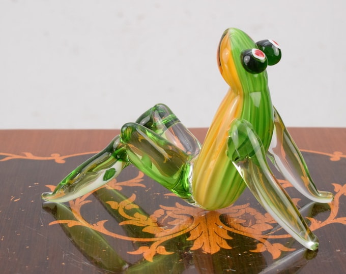 Sitting Green Frog Murano Style - Frog Figurine for Luck - Solid and Heavy - Italian Venetian Product - Handmade Animal - Home Decor