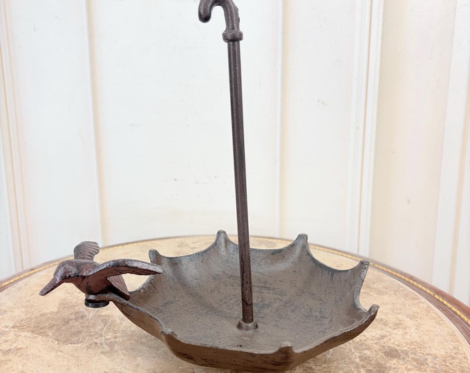Vintage Cast Iron Bird Bath – Rustic Garden Decor with Birds