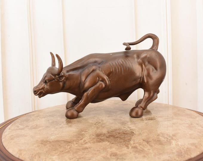 Bronze Bull Statue: Wall Street Symbol of Wealth (20x31cm)