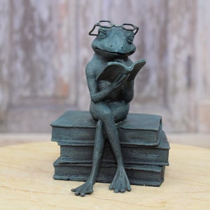 Funny Frog Reading Book with Glasses - Blue Patina Frog - Luckily Bronze Statue - Frog Sculpture - Animal Figure - Gift Idea - Home Decor