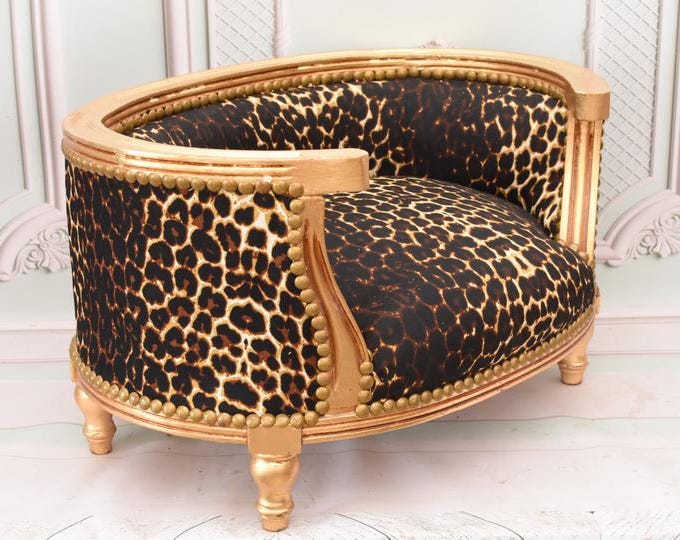 Vintage-Style Pet Sofa Bed — Wooden Frame with Fabric Cushion, Comfortable Dog & Cat Bed, Elegant Home Pet Furniture