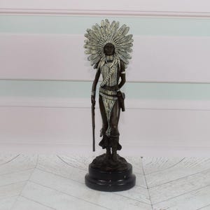 Estatua de bronce de mujer india - Escultura de bronce sobre base de mármol - Estatua apache vintage - Arte atemporal - Decoración para el hogar y la oficina - Idea de regalo