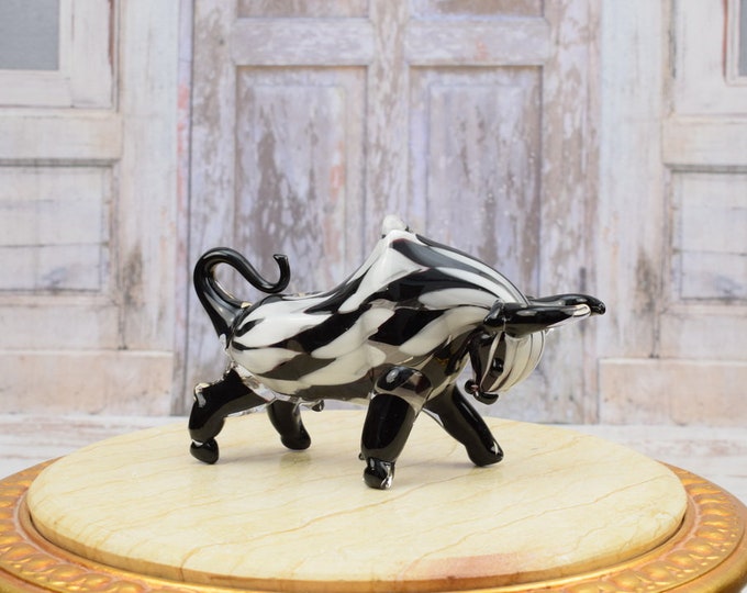 Big Handcrafted Murano Glass Bull Statue - Black and White Bull Sculpture - Italian Sculpture - Home Decor - Art Work Bull