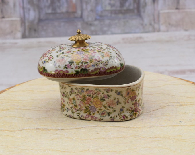 Casket Porcelain and Bronze Ornaments - Flowers Design - Kiotchen Decor - Richly Decorated - Vintage Porcelain Box - Home Decor - Gift Idea