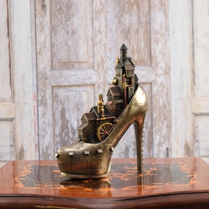 Steampunk fabulous city in a pin shoe - figurine metal bronze - steampunk shoe - gift good idea - amazing home decor