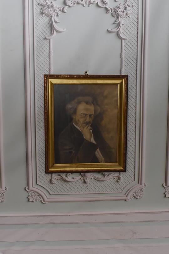 gallery photo