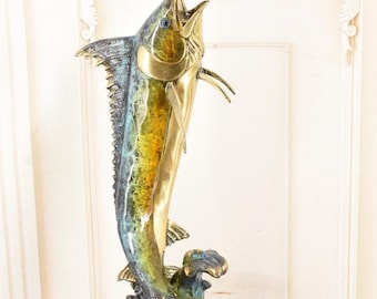 金メッキブロンズ製カジキ像：大理石台座付き彩色カジキ彫刻（高さ87cm