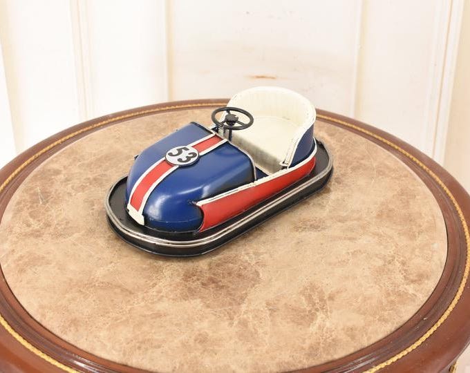 Vintage Metal Collector Car Model – Retro Futuristic Vehicle