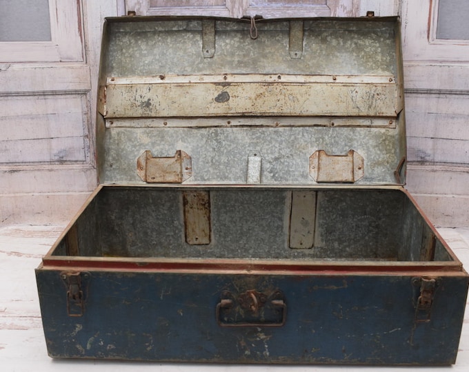 Metal Blue Treasure Chest - Old Chest - Metal Wardrobe - Antique Decor -Home Decor - Metal Cache - Good Gift Idea