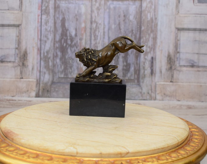 Bronze Statue Jumping Lion - Figurine of Majestic Angry Lion Bronze Sculpture - Ideal Gift for Bosses & Sophisticated Office Decor
