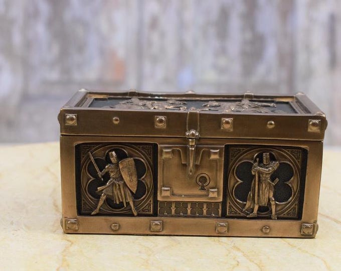Knight's Box with Templar Crusader - Medieval Themed Storage Chest Decorative Keepsake Box - League of the Knights Templar