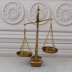 Vintage Brass Weight Scale with Weights – Antique Balance Scale – Classic Measuring Tool – Home & Office Decor – Collector’s Item