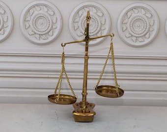 Vintage Brass Weight Scale with Weights – Antique Balance Scale – Classic Measuring Tool – Home & Office Decor – Collector’s Item